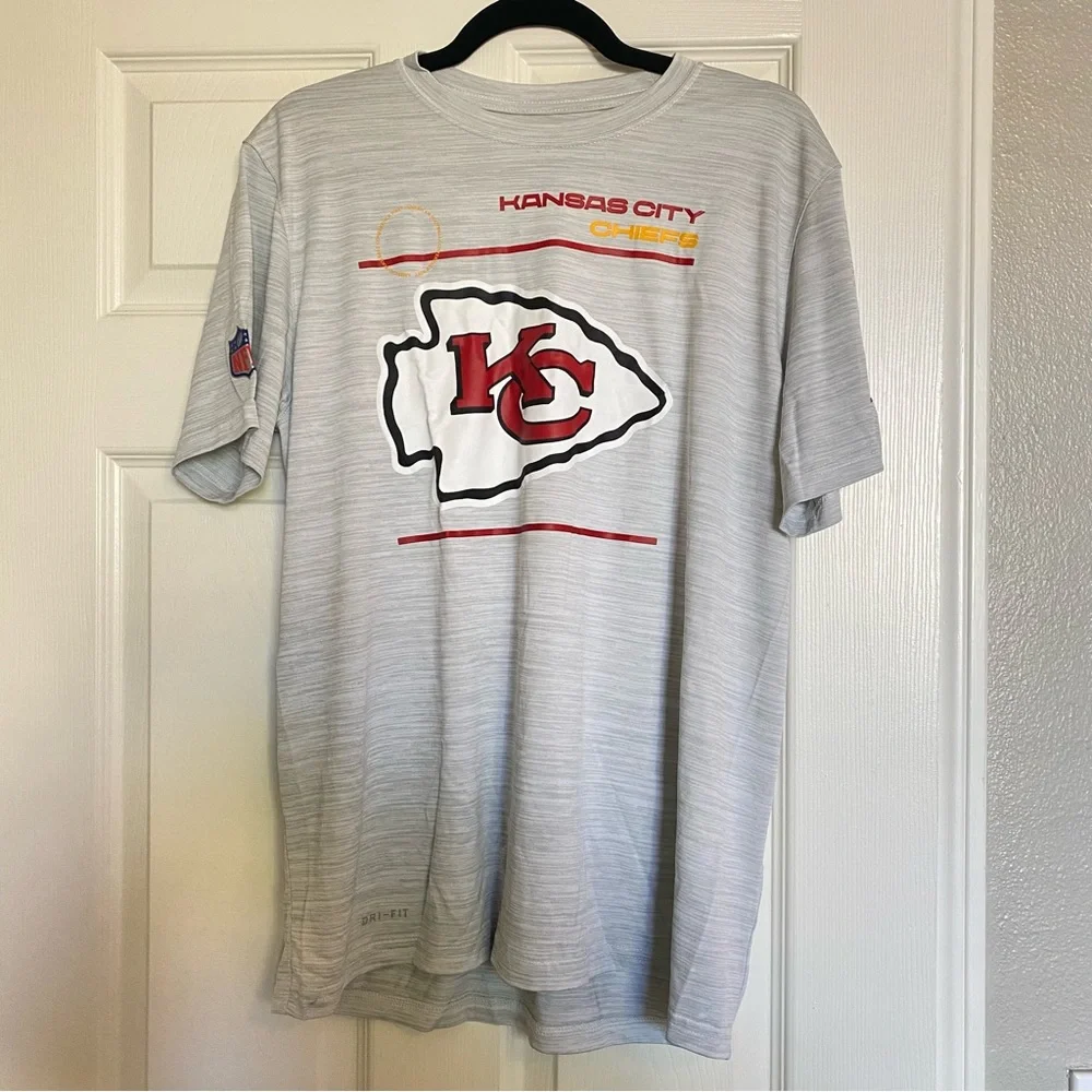 NWT Men's Gray Kansas City Chiefs Nike NFL Tee Size Large
